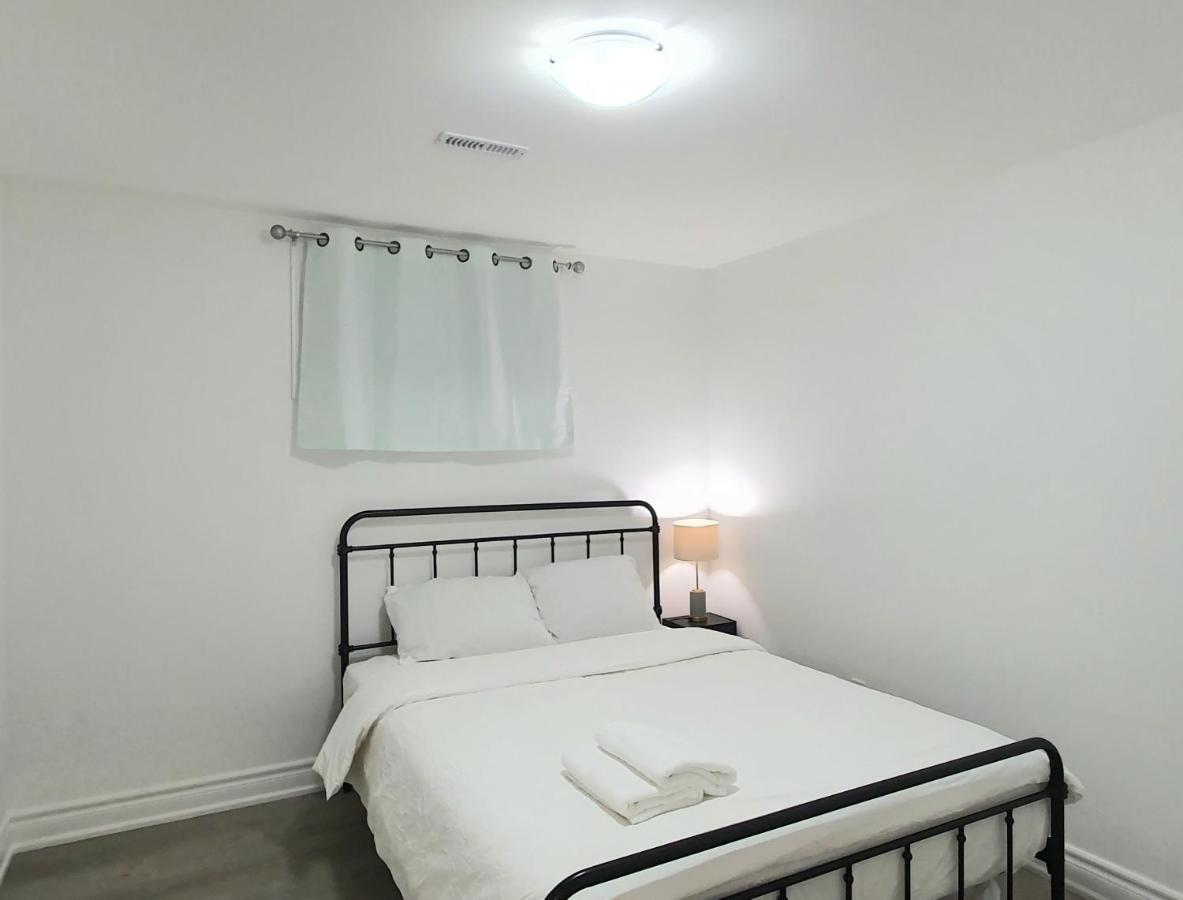 A Home Away Toronto Esterno foto